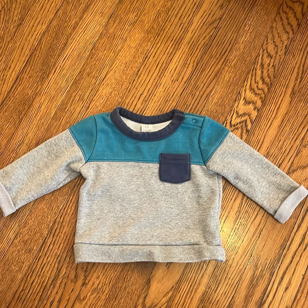 Little boys gap sweater.